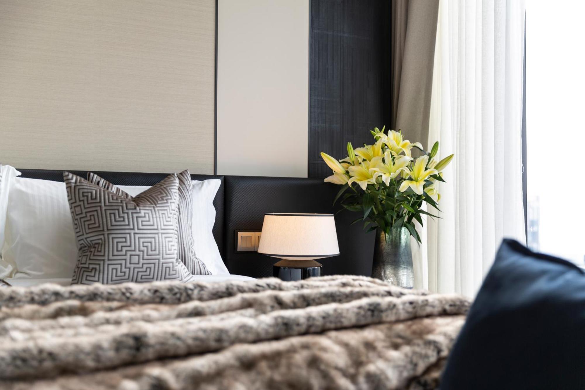 Ascott Thonglor Bangkok Hotell Exteriör bild A bedroom at The Hari